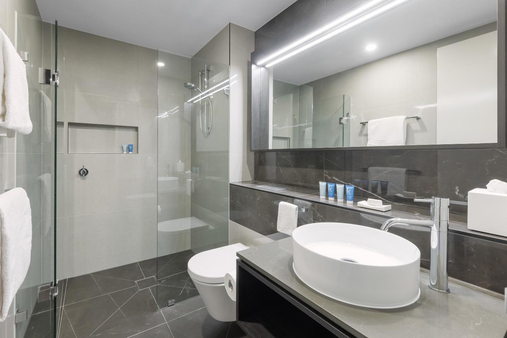 Meriton Suites ملبورن المظهر الخارجي الصورة A modern bathroom